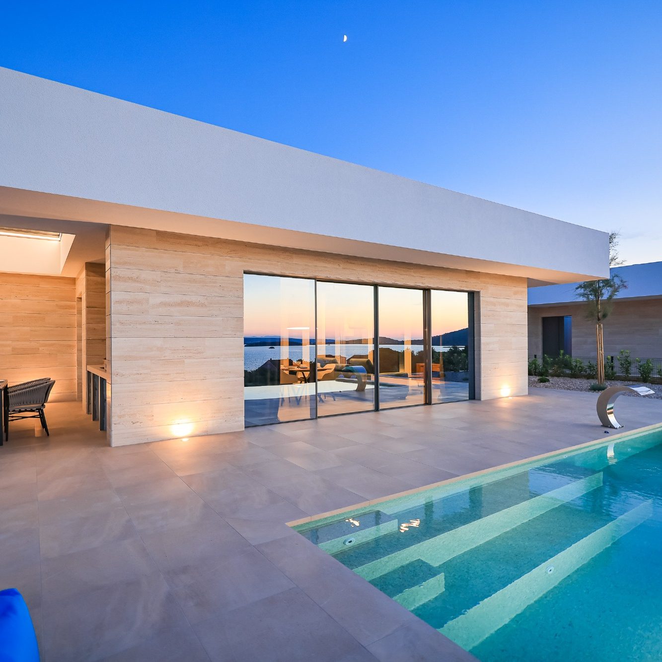 Moderne Villa View Kroatien mit Pool und Blick auf die Adria